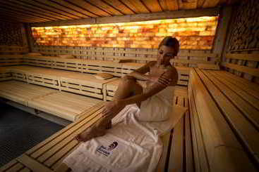 Отель Wellness  Tenedo  Thermalquellen Resort Bad Zurzach