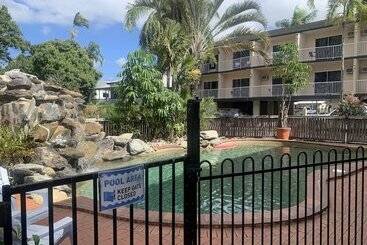 Cairns City Sheridan Motel