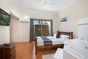 Cairns City Sheridan Motel