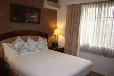 Country Plaza Motel