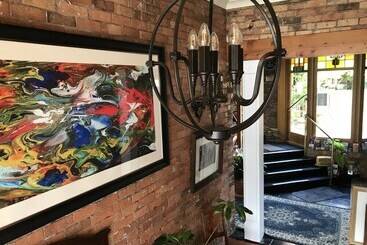 Art Hotel On York