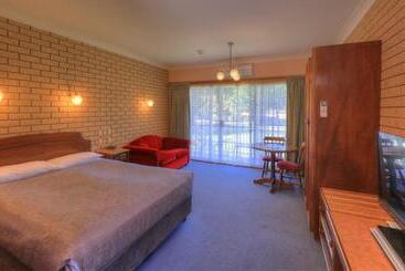 هتل Barrass's John Bright Motor Inn