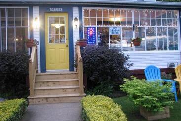 هتل Bayside Inn
