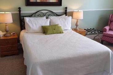 هتل Bayside Inn
