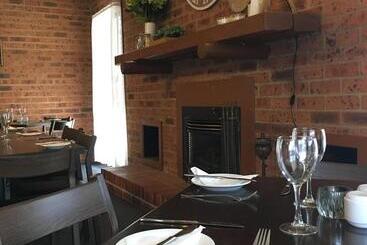 בית מלון כפרי Bega Downs Motor Inn