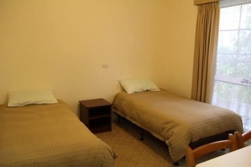 هتل Bright Avenue Motor Inn