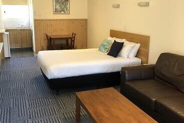هتل Bright Avenue Motor Inn