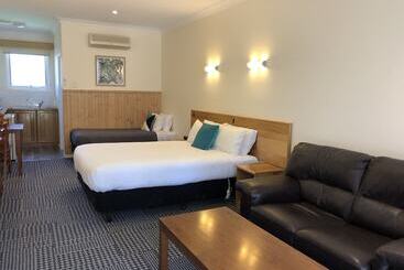 هتل Bright Avenue Motor Inn