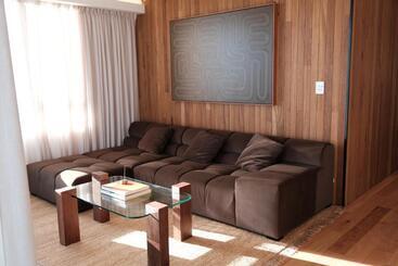هتل Burleigh Beach Tower