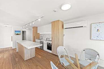 هتل Burleigh Beach Tower