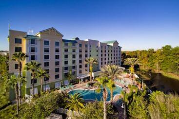 هتل Comfort Suites Maingate East