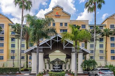 هتل Comfort Suites Maingate East