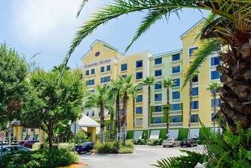 هتل Comfort Suites Maingate East
