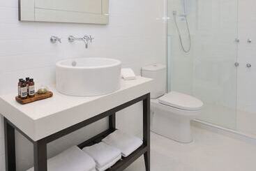 Grand Hotel Melbourne