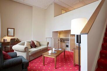Grand Hotel Melbourne