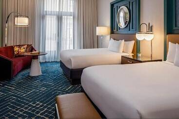 هتل Hyatt Centric French Quarter