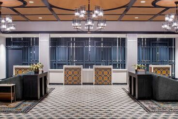 هتل Hyatt Centric French Quarter