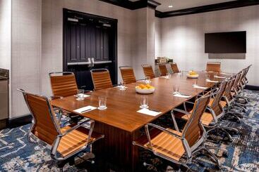 هتل Hyatt Centric French Quarter
