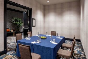 هتل Hyatt Centric French Quarter