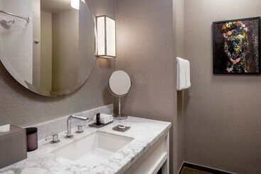هتل Hyatt Centric French Quarter
