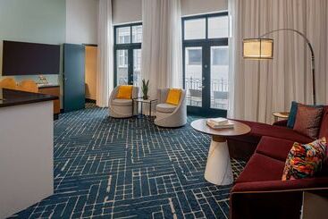 هتل Hyatt Centric French Quarter