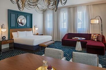 هتل Hyatt Centric French Quarter