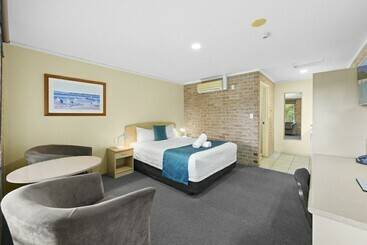 هتل Macquarie Barracks Motor Inn