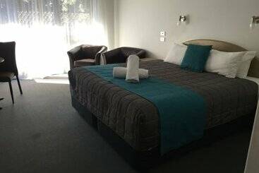 هتل Macquarie Barracks Motor Inn