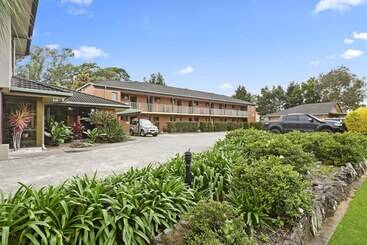 هتل Macquarie Barracks Motor Inn