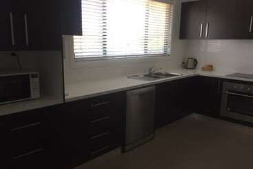 هتل Macquarie Barracks Motor Inn