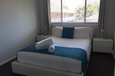 هتل Macquarie Barracks Motor Inn