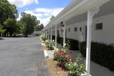 هتل Moore Park Inn
