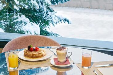 هتل NH Collection Andorra Palome