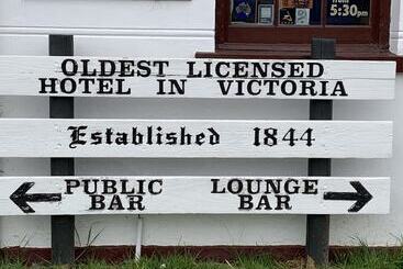 هتل The Caledonian Inn