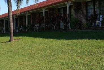 Lakeside Lodge Motel