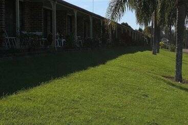Lakeside Lodge Motel