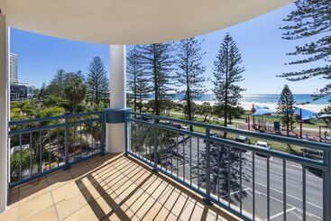 Oaks Gold Coast Calypso Plaza Suites