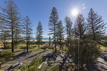 Oaks Gold Coast Calypso Plaza Suites
