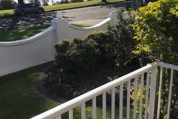 Ocean Breeze Motel