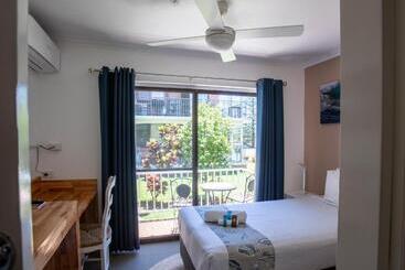 Ocean Breeze Motel