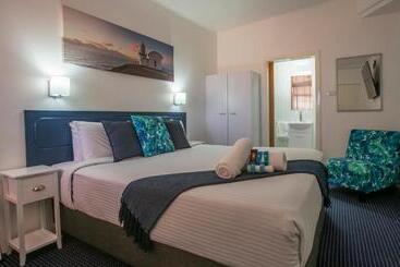 Ocean Breeze Motel