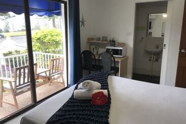 Ocean Breeze Motel
