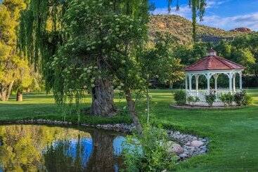 Poco Diablo Resort
