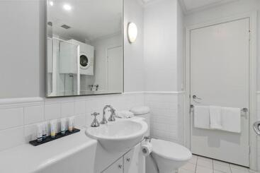 Comfort Hotel Melbourne Central