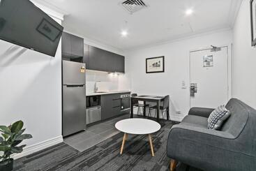 Comfort Hotel Melbourne Central