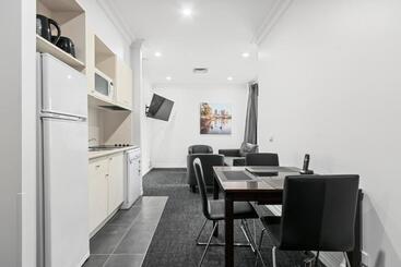 Comfort Hotel Melbourne Central
