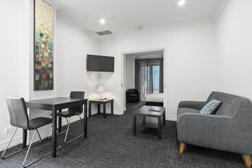 Comfort Hotel Melbourne Central