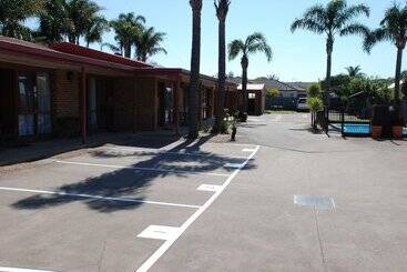 Cunningham Shore Motel