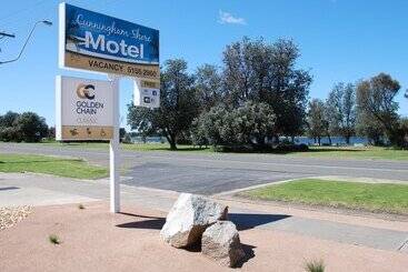 Cunningham Shore Motel