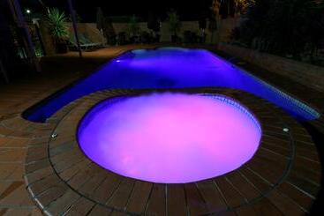 هتل Best Western Plus Hovell Tree Inn